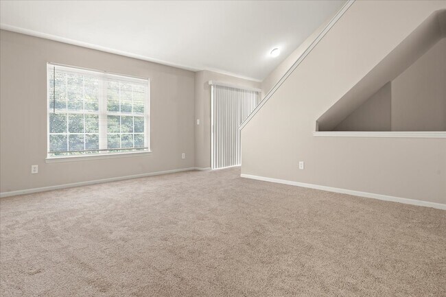 Building Photo - 656 Belmonte Dr