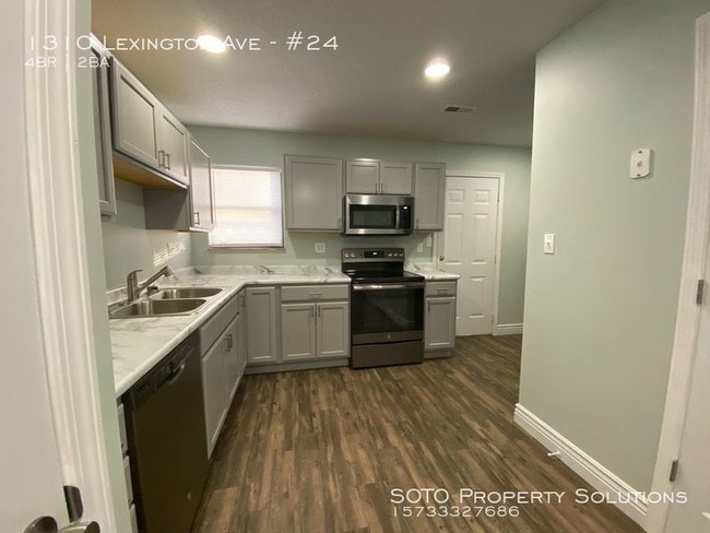 Building Photo - 4BD/2BA Remodeled Condo off Lexington