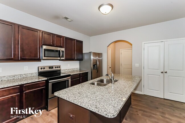 Building Photo - 213 Southwind Cir