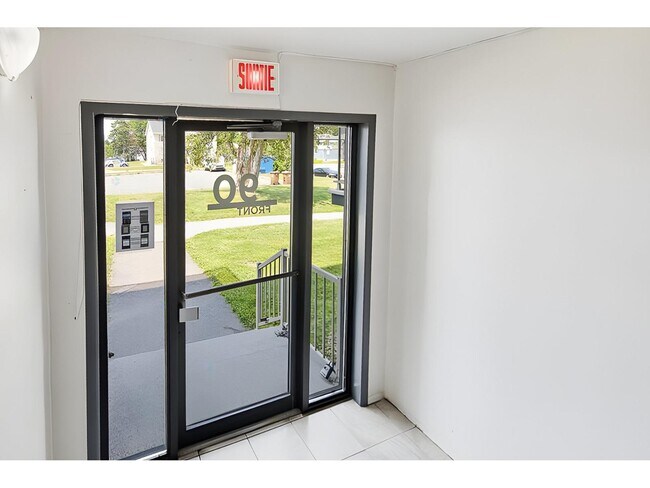 Photo du bâtiment - 90 Rue Front,#402