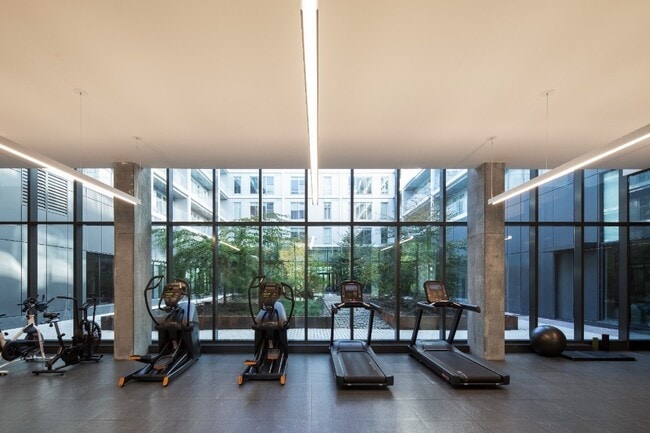 Photo du bâtiment - MILHAUS Condo