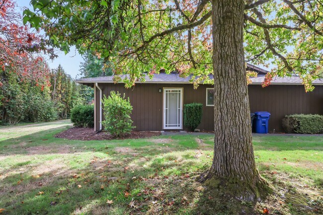 Building Photo - MOVE IN READY NOW! Normandy Park 1 level 2...