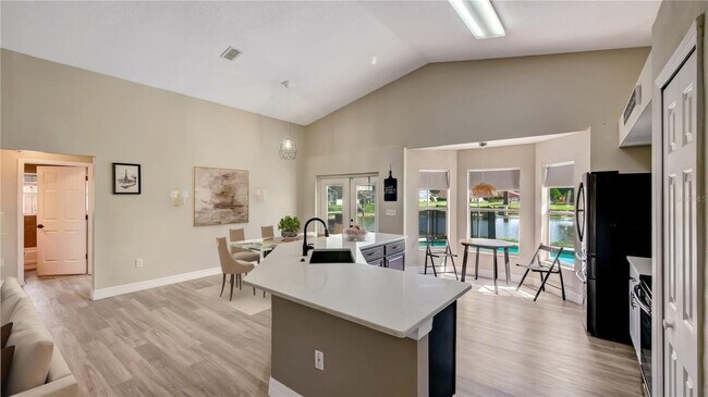 Foto del edificio - 1445 Sophie Way