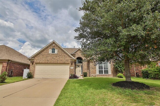 Building Photo - 18418 Cypress Lake Village Dr