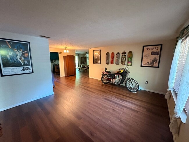 Photo - Charming 3 bed/2 bath Eastside Ranch w/ Potential early move in! House