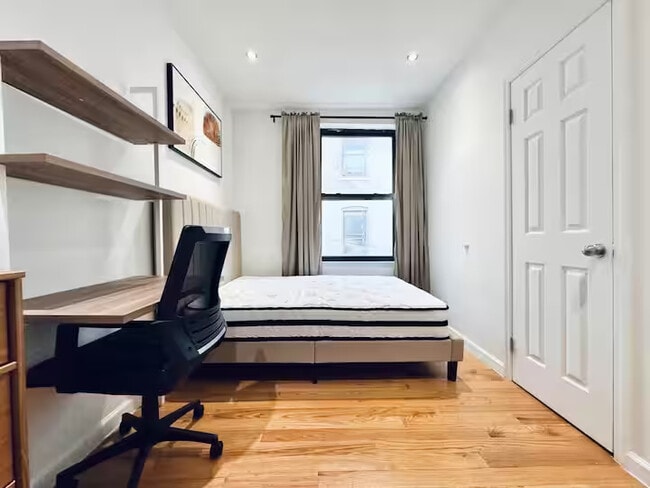Photo - Furnished room/NOT APARTMENT