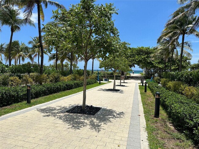 Foto del edificio - 9195 Collins Ave