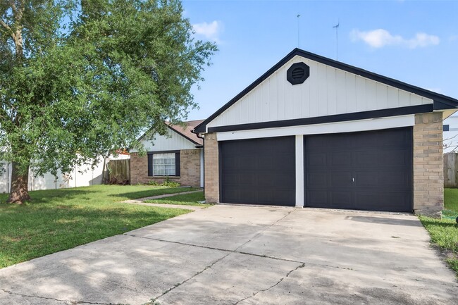 Foto del edificio - 8203 Lone Quail Dr