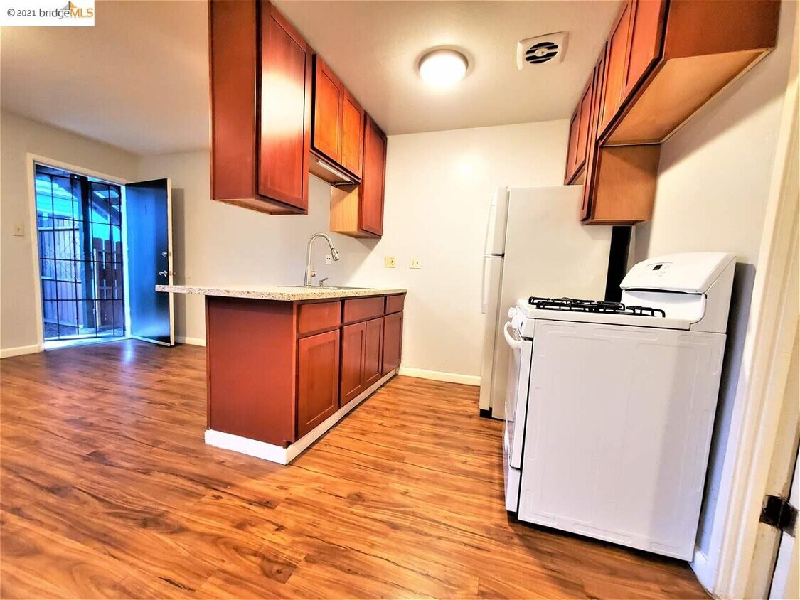 Primary Photo - 2522 35th Ave