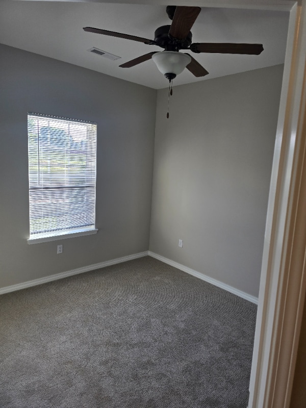 Foto del edificio - 907 Rocky Ln