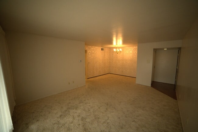 Building Photo - 3838 N Oakland Ave