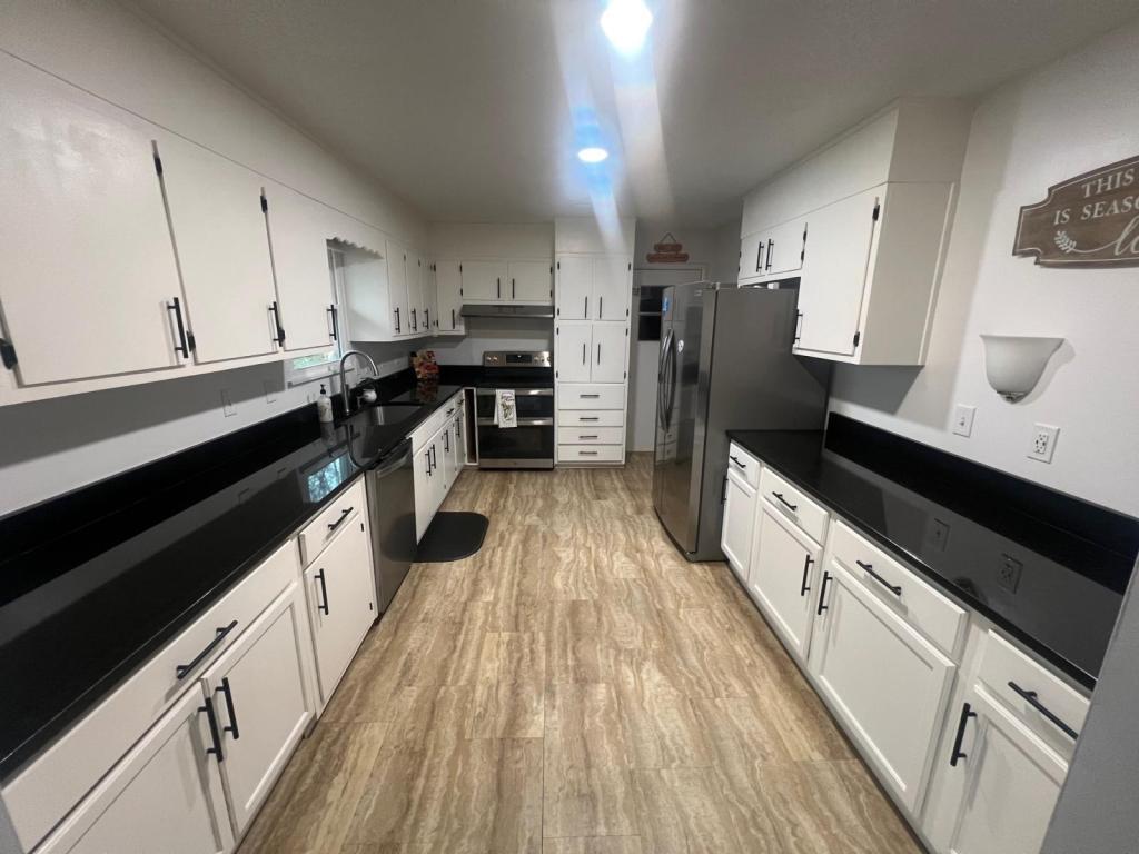 Building Photo - 409 Cumberland Dr SE