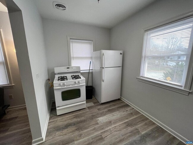 Photo - 301 7th St SW Apartment