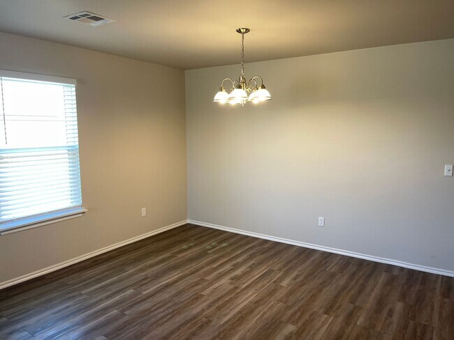 Building Photo - NEW SENIOR COMMUNITY! 55 & UP! 2 bed 2 ful...