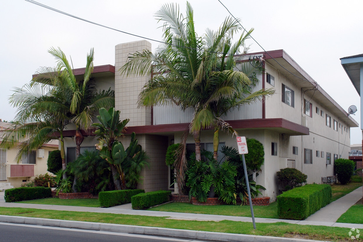 Building Photo - 12220 Grevillea Ave