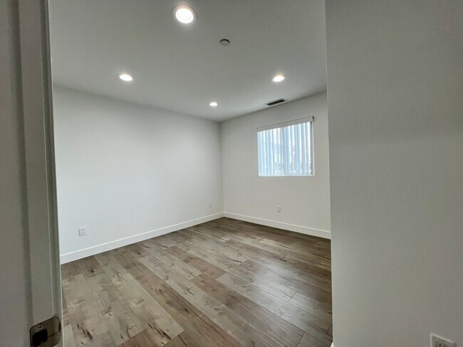Foto del edificio - 3527 Siskiyou St