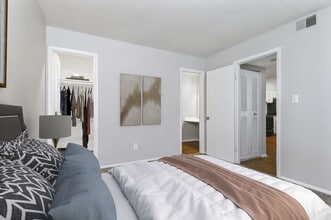 Interior Photo - Vetra Southpoint