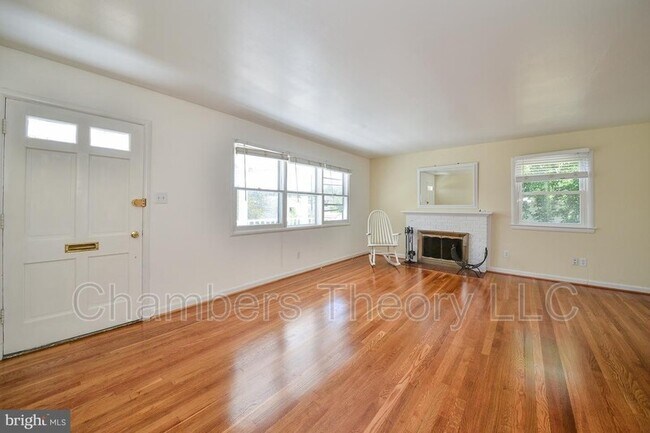 Building Photo - 113 Hickory Cir SW