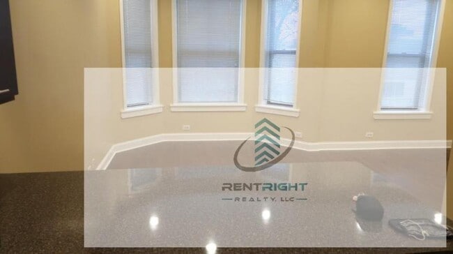 Building Photo - 2 bedroom in CHICAGO IL 60622