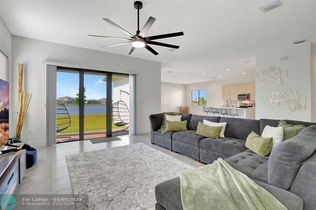 Foto del edificio - 5273 Lamone Ln