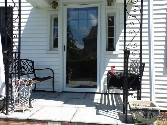 Building Photo - 42 Brambach Ave