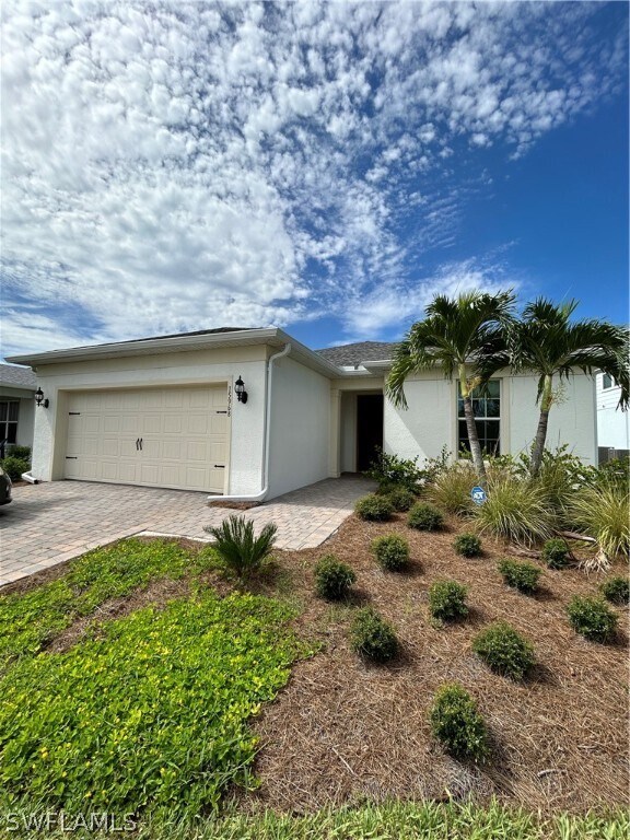 Foto principal - 15968 Shoreline Dr