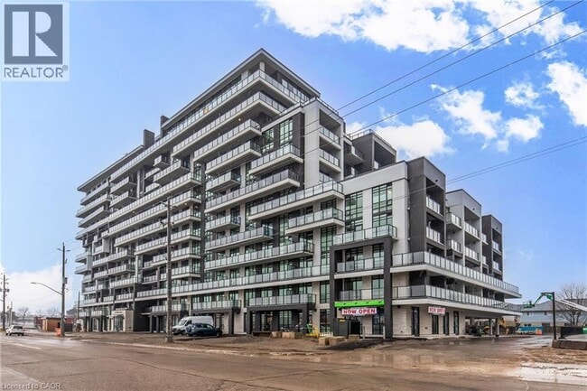 Building Photo - 461 Green Rd