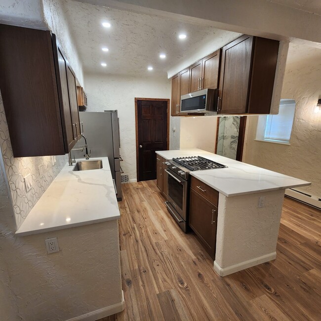 Photo - 1116 Emerson St Apartment