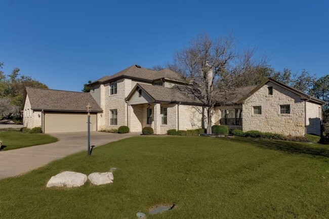 Building Photo - 132 Lakeway Dr