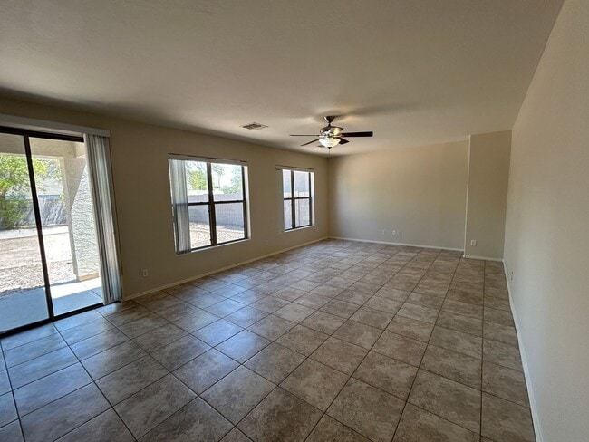 Foto del edificio - 3911 S 100th Glen