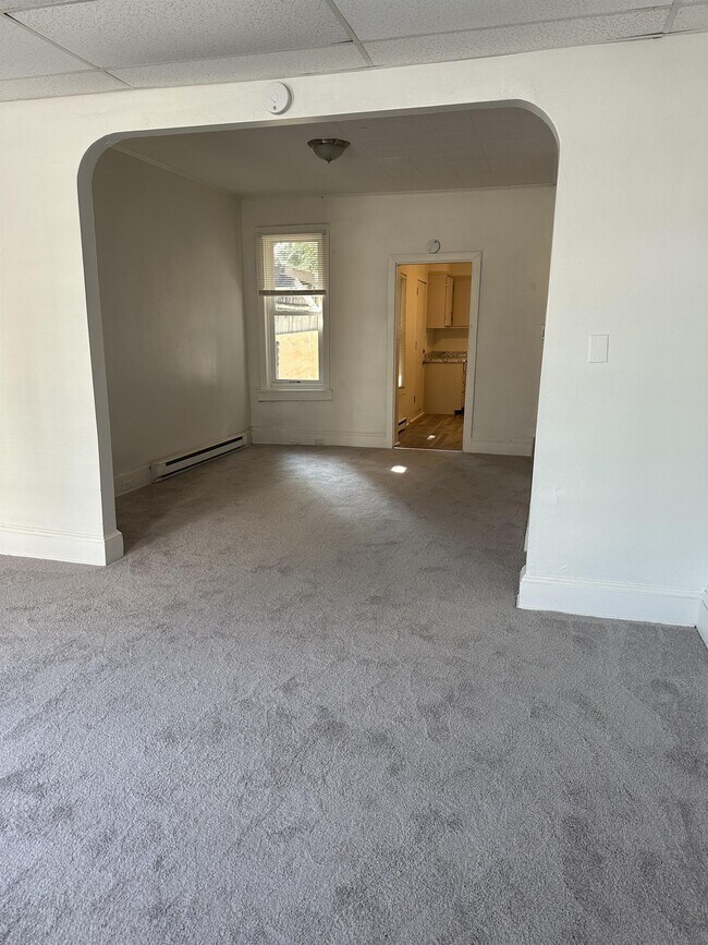 Foto del edificio - 368 E Philadelphia St