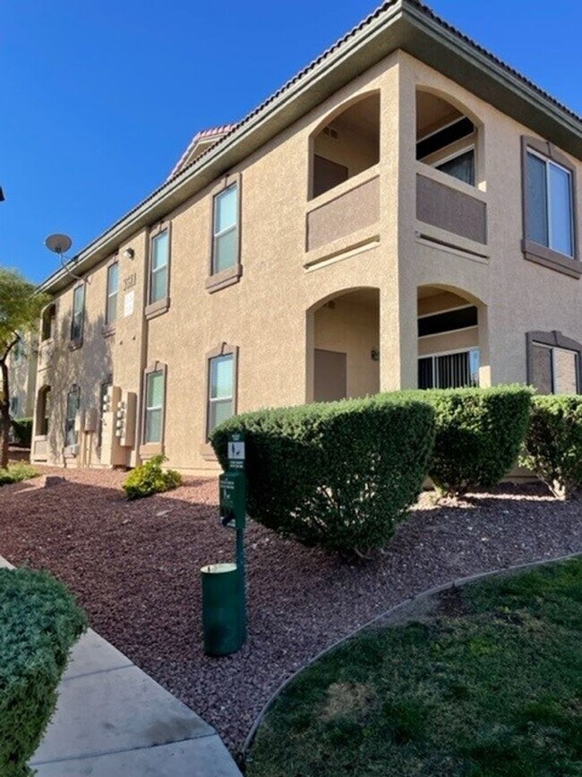 Foto del edificio - 3511 Desert Cliff St