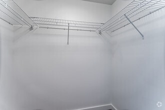 2BR, 2BA - 1319 SF - Farmers Park