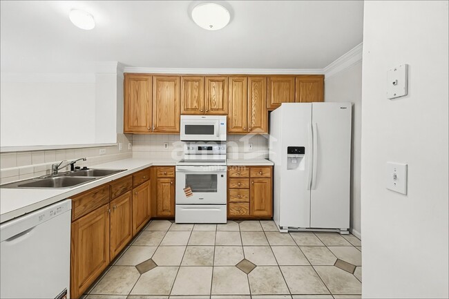 Foto del edificio - 4601 Heritage Woods Dr