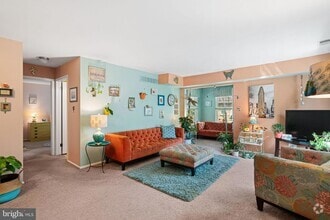 Building Photo - 96 Center La Unit