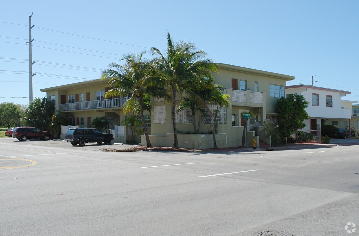 Building Photo - Ocean Deck Motel Apartment