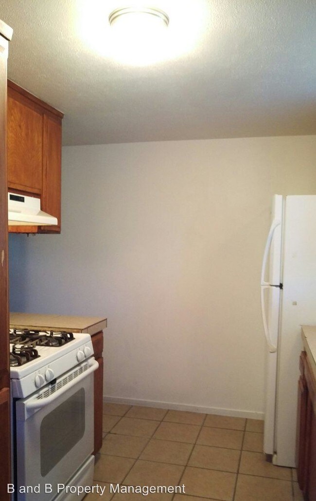 Foto del edificio - 5708-5734 Hillsdale Blvd
