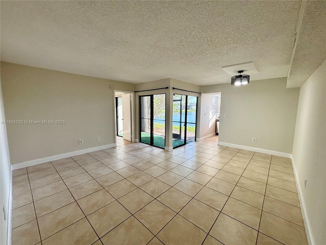 Foto principal - 1280 S Franklin Ave