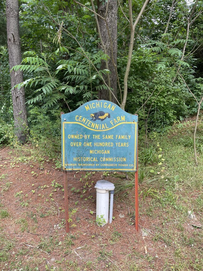 Building Photo - 6990 N Bunn Rd