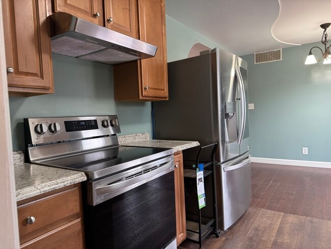 Foto del edificio - 3729 Woodleaf Rd