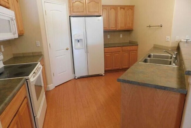 Foto del edificio - Spacious 3-Bedroom Home for Rent in Palisa...