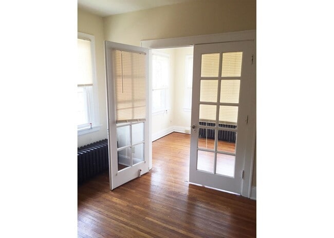 Building Photo - 319 Terrace Ave