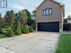 Building Photo - 43 Falconridge Dr