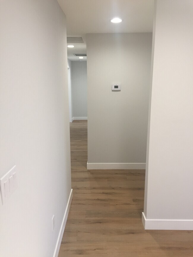 Foto del edificio - 6431 Gentry Ave