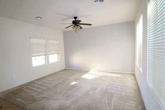 Building Photo - Sierra Morado 3 bedroom 2.5 Bath Home on a...