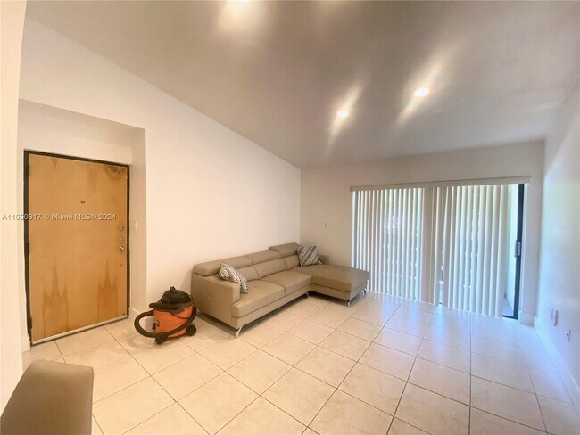 Building Photo - 8811 SW 123rd Ct