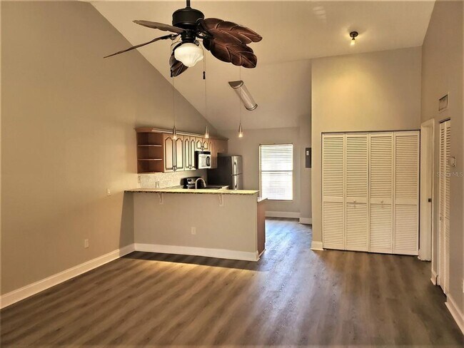 Building Photo - 3651 N Goldenrod Rd