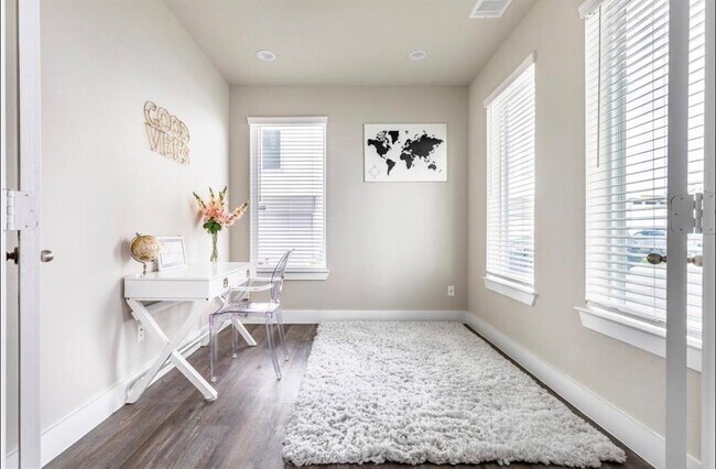 Foto del edificio - 1740 Cove Cres Ct