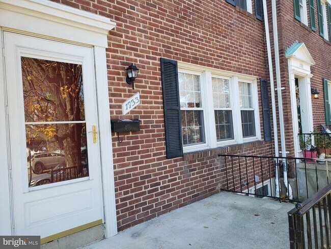 Building Photo - 1733 Glen Ridge Rd