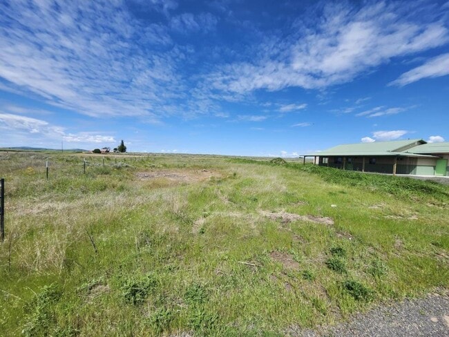 Building Photo - 23802 W McFarlane Rd
